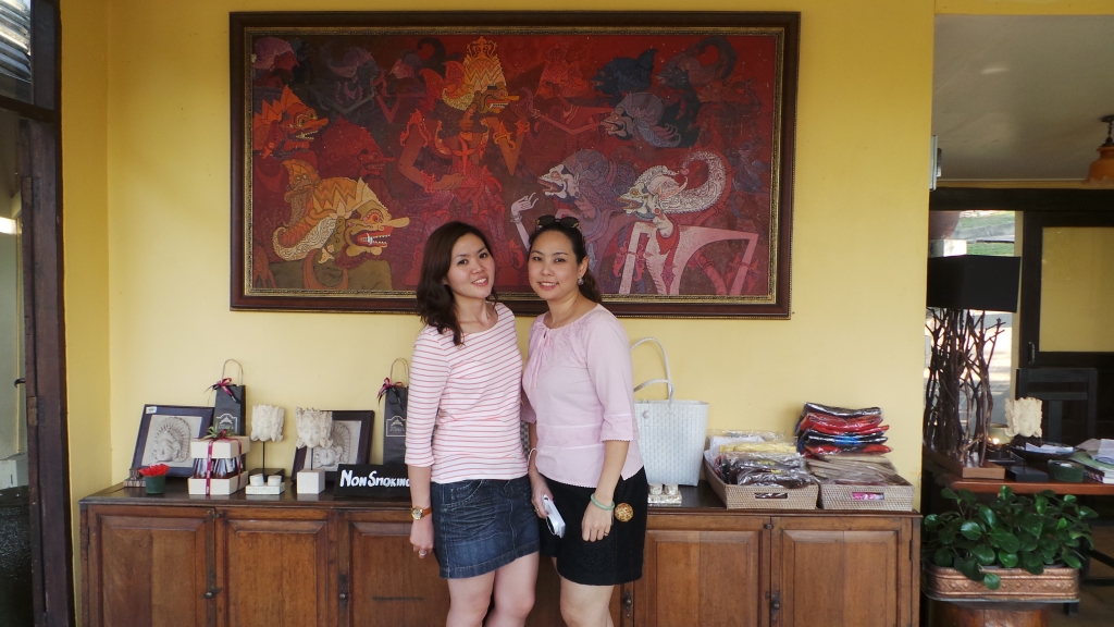 ถ่ายรูปคู่กับ @noot010 บริเวณ Lobby ที่พัก