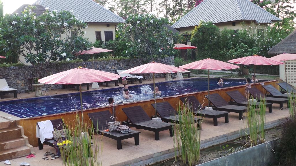 สระว่ายน้ำ @ วิลล่าเขาแผงม้า www.villakpm.com