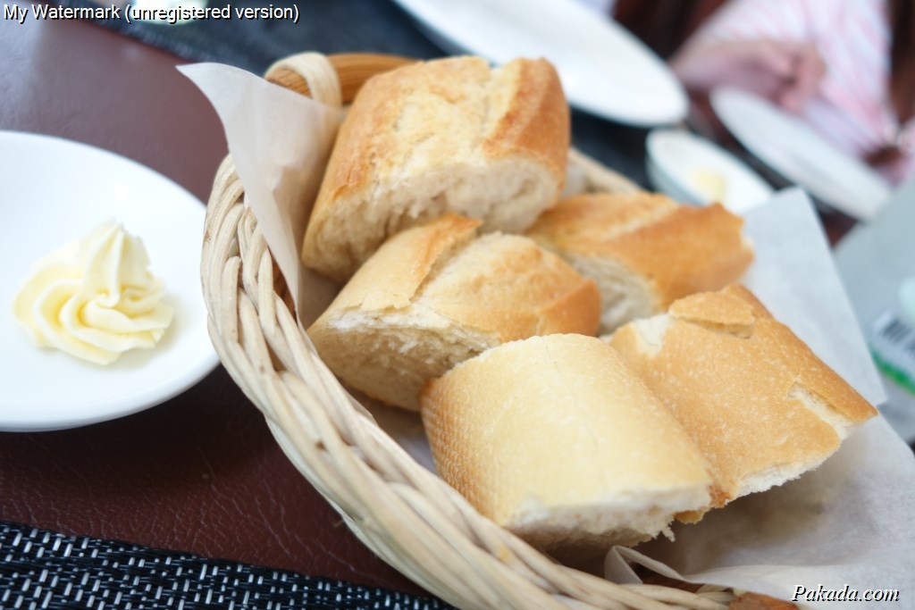 Starter ด้วยขนมปังกับเนยสด
