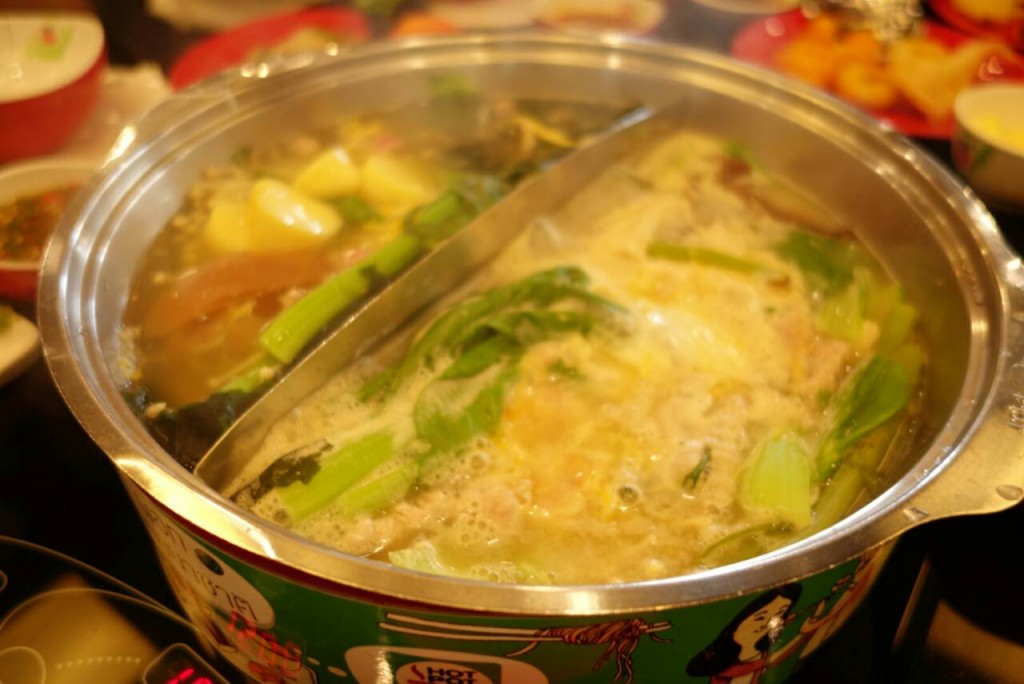 สุกี้หม้อร้อน HOT POT ที่หม้อสำหรับใส่ซุปใส กับ ซุปมิโสะ