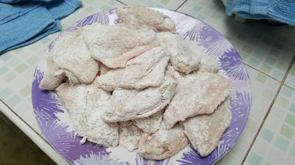 ไก่คลุกแป้ง พักทิ้งไว้